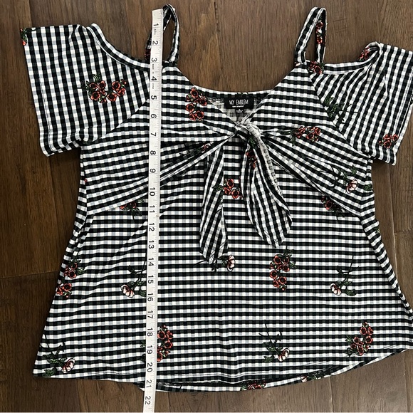 My Emblem Top - Picture 10 of 10